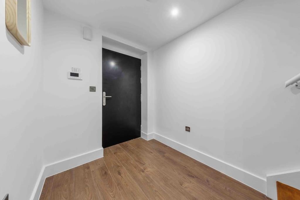 Holiday Home Sleep 8 Central London 9Elms Zewnętrze zdjęcie