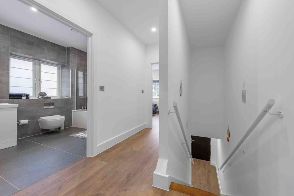 Holiday Home Sleep 8 Central London 9Elms Zewnętrze zdjęcie